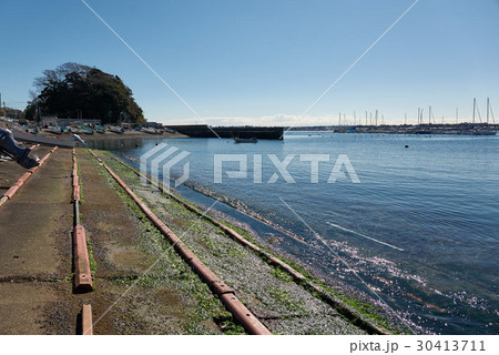 静かな漁港、佐島漁港（横須賀、神奈川県） 30413711