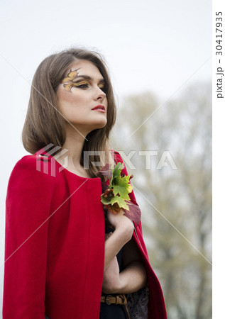 young beautiful girl in the field 30417935