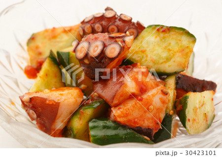 タコとキュウリのキムチ和え 30423101