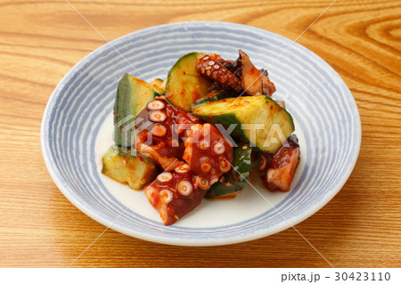 タコとキュウリのキムチ和え 30423110