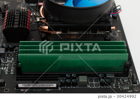 Installed RAM on the motherboard 30424992