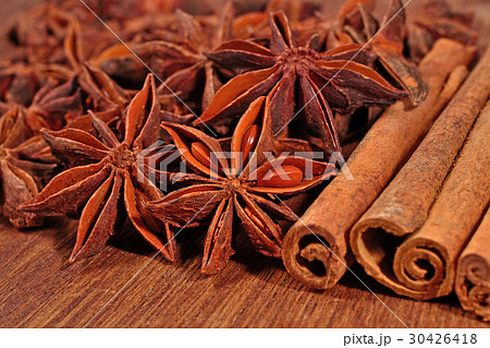 Star anise and cinnamon sticks 30426418