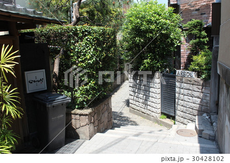 神楽坂　路地裏 30428102