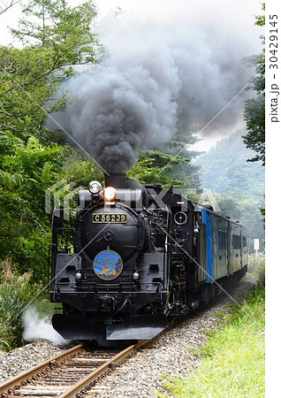 駅通過のＳＬ銀河 30429145