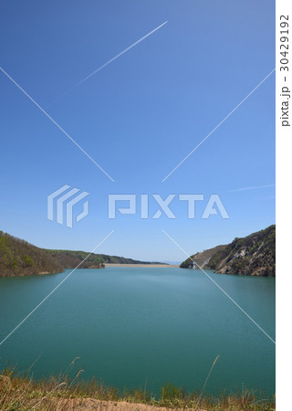 春の胆沢ダム奥州湖　石渕広場からの眺望 30429192