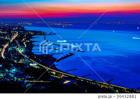 朝焼けの須磨海岸 朝焼けの須磨海岸 30432881