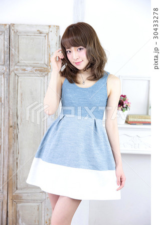 若い女性　ファッション ポートレート 30433278