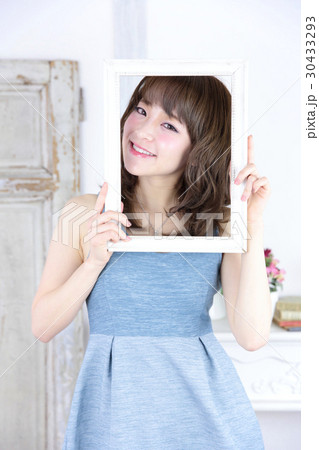若い女性　ポートレート 30433293