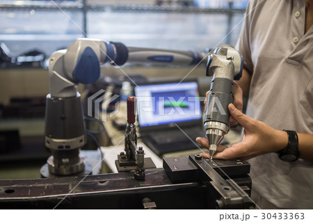 Inspection is check gap and dimension part 30433363