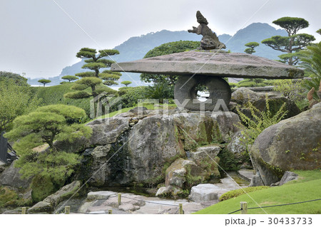 獅子乗大石灯籠　磯御殿　鹿児島 30433733