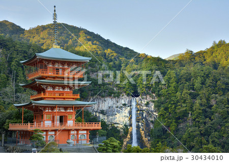 世界遺産　青岸渡寺　三重塔　那智大滝　 30434010