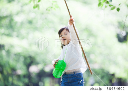 子供　夏休みイメージ 30434602