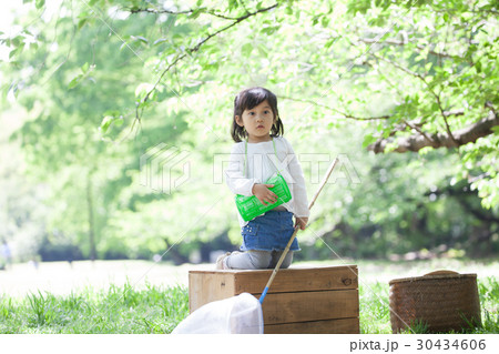 子供　夏休みイメージ 30434606