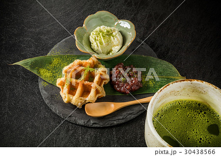 和風ワッフル Powdered green tea(matcha) waffle 和風ワッフル Powdered green tea(matcha) waffle 30438566
