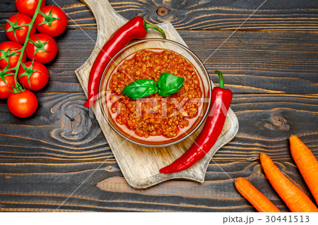 Spaghetti bolognese sauce in glass pot Spaghetti bolognese sauce in glass pot 30441513