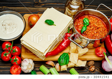 lasagna pasta sheets, bolognese and bechamel sauce lasagna pasta sheets, bolognese and bechamel sauce 30441541