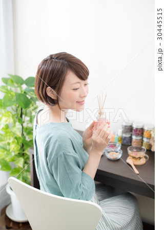 アロマ　ハーブティ　女性 30445515