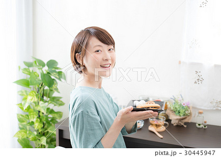 アロマ　ハーブティ　お菓子　女性 30445947