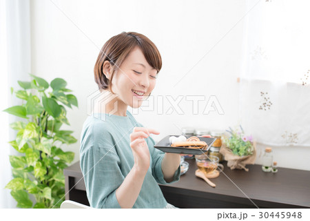 アロマ　ハーブティ　お菓子　女性 30445948