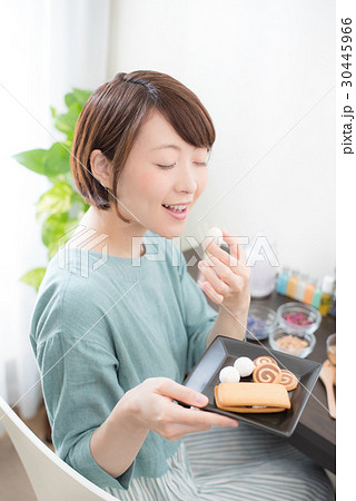 アロマ　ハーブティ　お菓子　女性 30445966