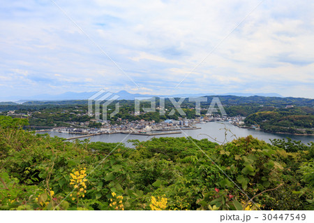 観光地 佐賀県 風の見える丘公園から臨む呼子大橋の写真素材