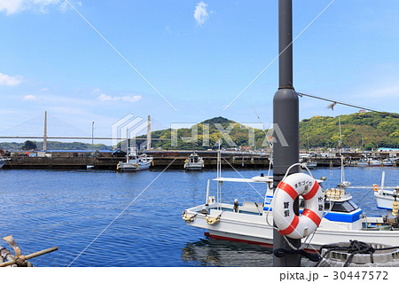 観光地　佐賀県　呼子漁港から臨む呼子大橋 30447572