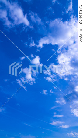 5月の空と雲(縦) 5月の空と雲(縦) 30448871