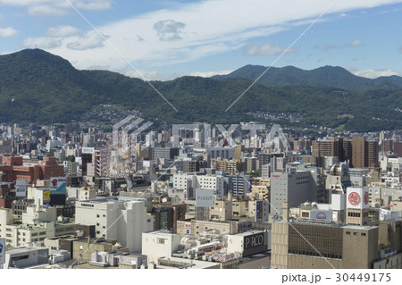 北海道・札幌 札幌の街並み(さっぽろテレビ塔から円山・宮の森方面の眺め) 北海道・札幌 札幌の街並み(さっぽろテレビ塔から円山・宮の森方面の眺め) 30449175