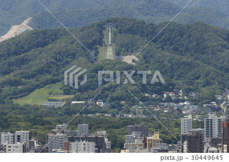 大倉山ジャンプ競技場と札幌の街並み 大倉山ジャンプ競技場と札幌の街並み 30449645