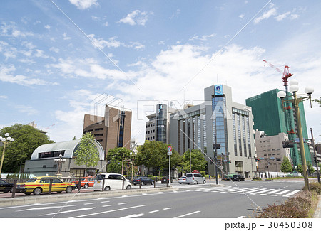 新宿通りと四谷駅前交差点（東京都新宿区） 30450308
