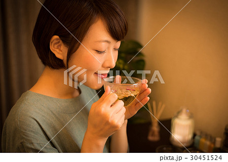 アロマ ハーブティ 夜 女性 アロマ ハーブティ 夜 女性 30451524