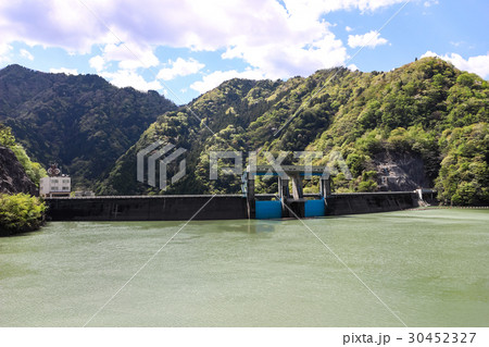 みどり湖と新豊根ダム(愛知県) みどり湖と新豊根ダム(愛知県) 30452327