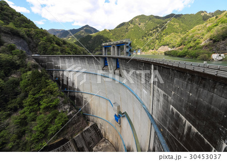 みどり湖と新豊根ダム（愛知県） 30453037