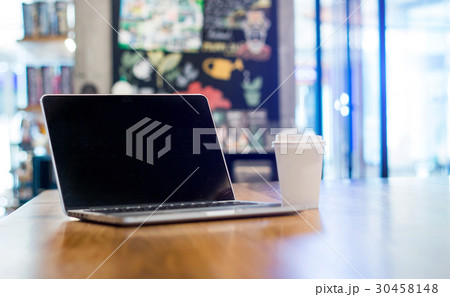 advertising on line in laptop 30458148