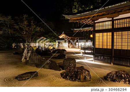 和歌山 高野山 金剛峰寺 蟠龍庭 紅葉のライトアップ 夜間拝観 和歌山 高野山 金剛峰寺 蟠龍庭 紅葉のライトアップ 夜間拝観 30466294