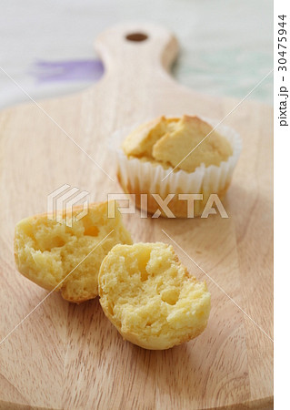 おうちでお菓子作り プレーンマフィン おうちでお菓子作り プレーンマフィン 30475944