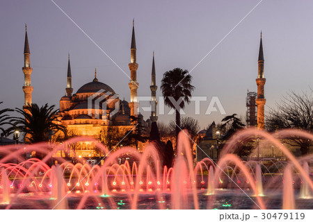 Fountain on Sultanahmet area in evening time 30479119