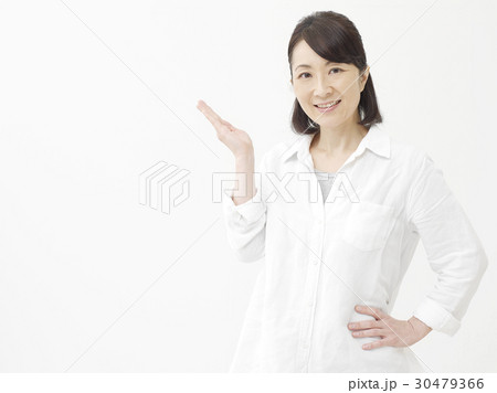 ミドル 女性 案内 ミドル 女性 案内 30479366