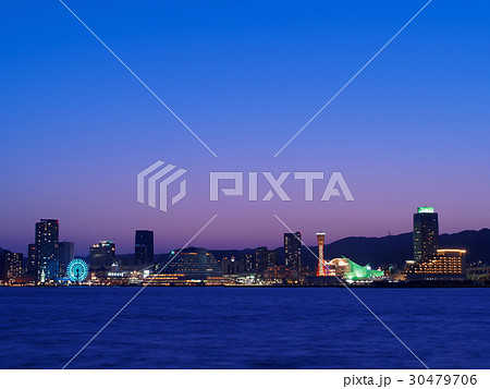 神戸港 ポートアイランドから見る中突堤の夜景 30479706