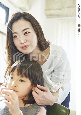 美容院にきた子供 30479852
