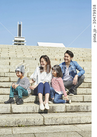 家族　おでかけ 30479938
