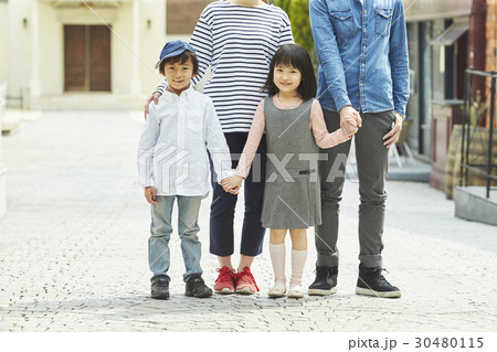 家族　おでかけ 30480115