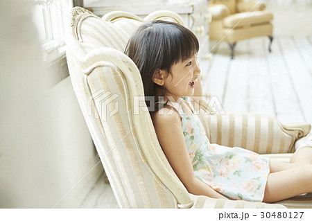 女の子　ポートレート 30480127