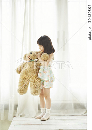女の子 ポートレート 女の子 ポートレート 30480302
