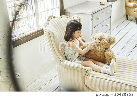 女の子　ポートレート 30480358