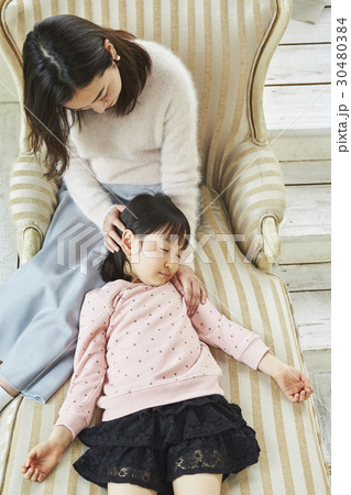 母親と娘 30480384