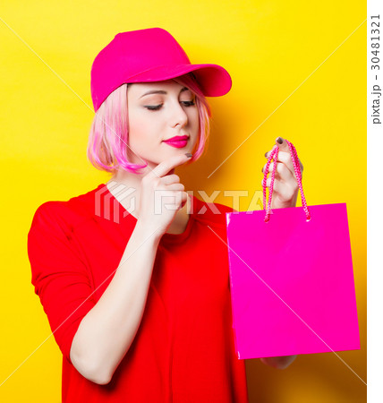 young woman with shopping bag 30481321