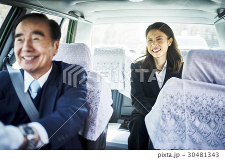 タクシー　乗車　会話 30481343