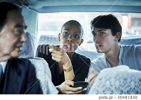 外国人　旅行　タクシー　スマホ　アプリ 30481830