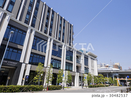 名古屋市都市風景 ストリングスホテル 名古屋 と新幹線 名古屋市都市風景 ストリングスホテル 名古屋 と新幹線 30482537